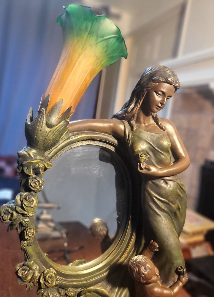 19" x 11" Vintage Art Nouveau Tiffany-Style Lily Shade Vanity Mirror Table Lamp
