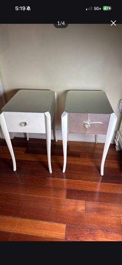 20$ for 2 nightstands