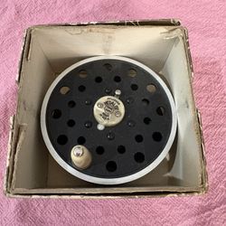 Vintage Pflueger Medalist Spool Reel