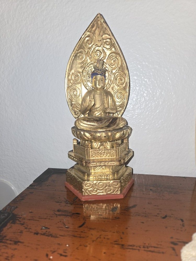 Japanese Small Wooden Buddhist Statue of "Shaka-Nyorai"