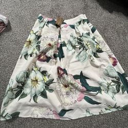Floral Skirt (S-NWT)
