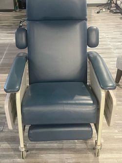 Recliner IV chair