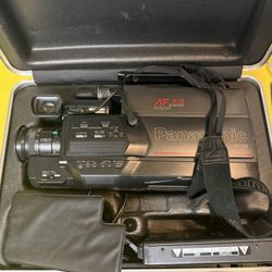 Vintage 1988 Panasonic Omni Movie Pv 420 D vhs Camcorder Complete With Manual In Case Vhs Player