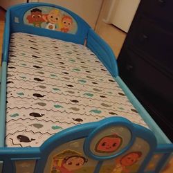 Mini toddler bed and mattress set