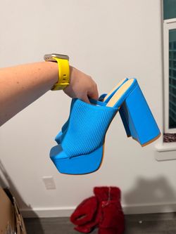 Size 7 blue chunky heels