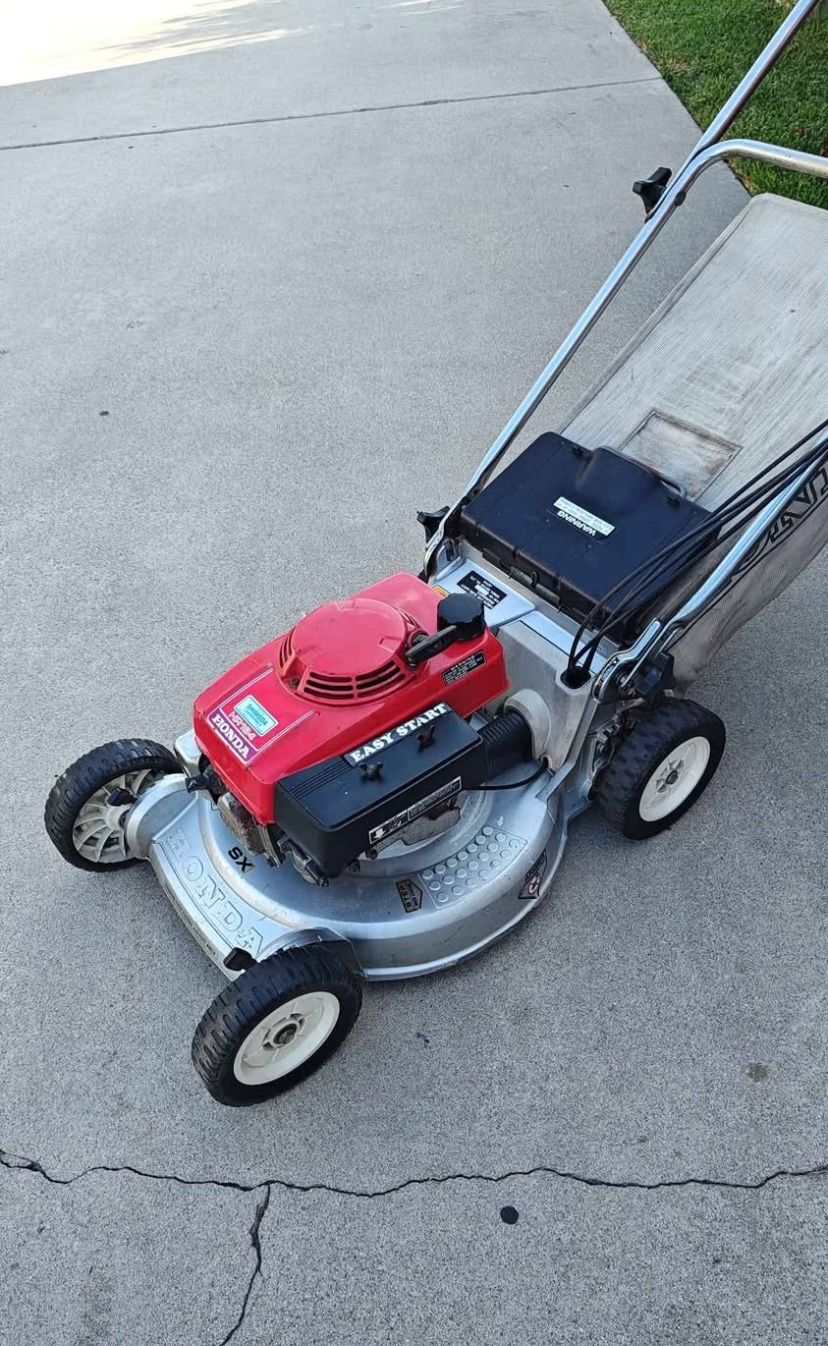 Honda HR 194 commercial lawn mower