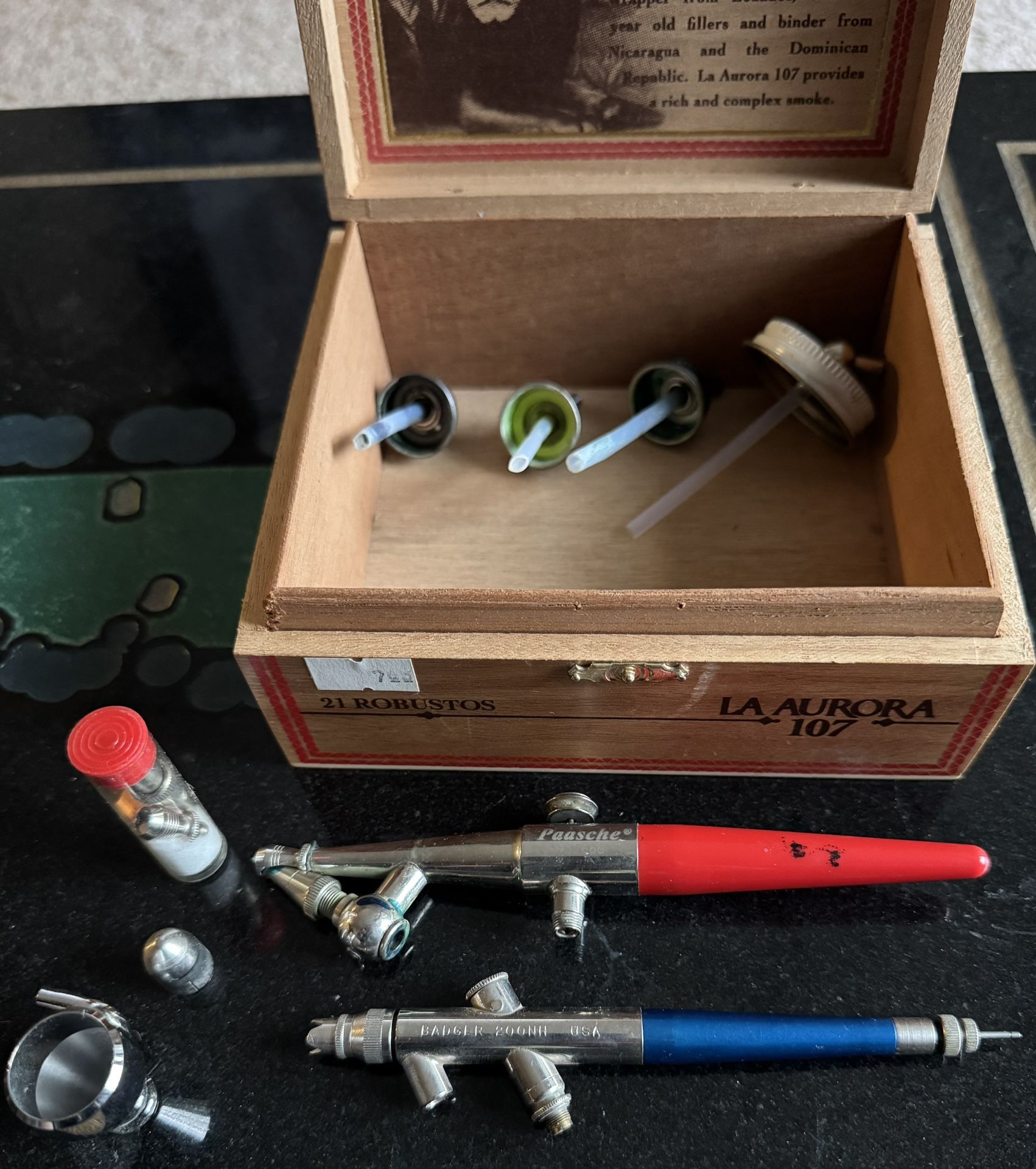 Airbrushes & Extras