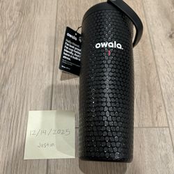 Owala 30 oz. FreeSip Sway Golf Travel Tumbler  Out of bounds (black) Brand new, never used