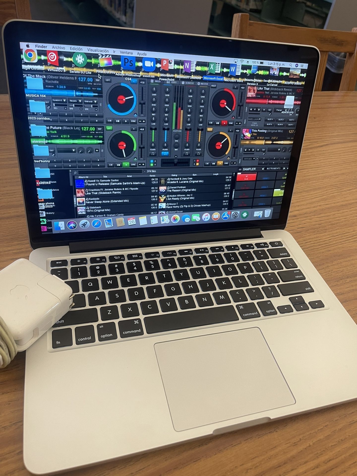 Apple pro iCORE 5 HDMI 8 ram 250ssd gigabytes   Muy rápida con Programas garantizada cero fallas  ✅VIRTUAL DJ 8 ✅SERATO dj lite  ✅adobe illustrator  ✅