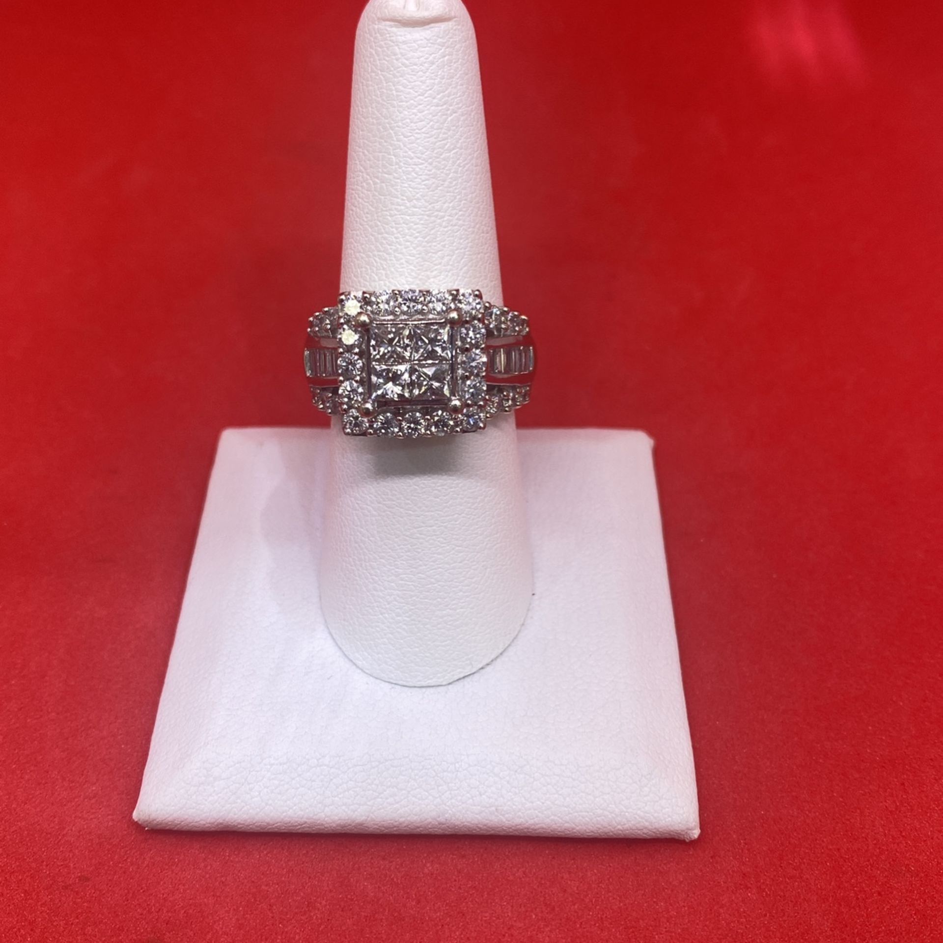 14KT White Gold Diamond Ring