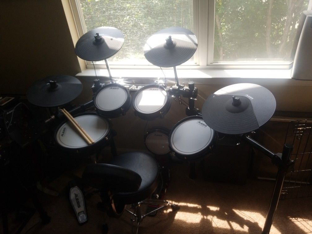 Alesis CRIMSON II Special Edition 9 Piece Electric Drumset