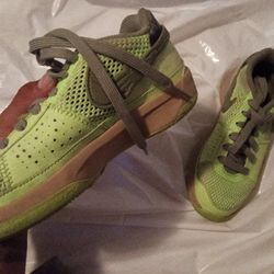  Nike Ja 1 NRG GS 'Halloween - Zombie' sneakers. 