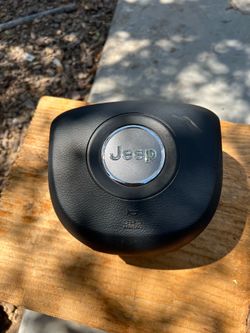2022 jeep Cherokee air bag
