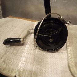 VINTAGE PENN 303 SALT WATER SPINNING REEL