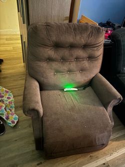 Power lift recliner