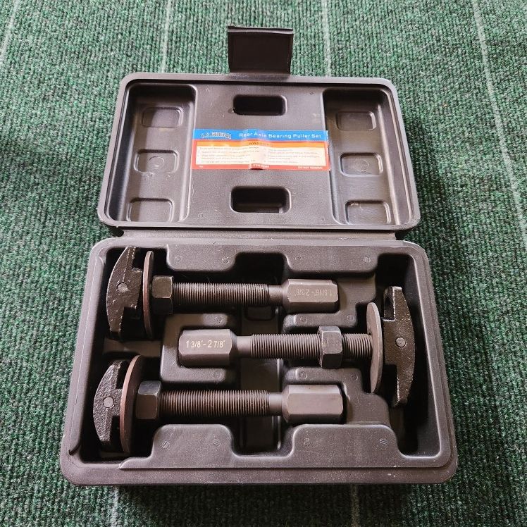 Rear Axle Bearing Puller Set
