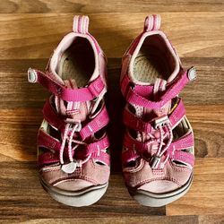 Keen Girls play shoes