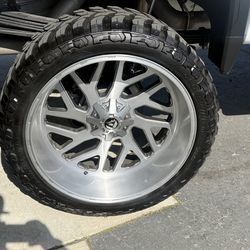 GMC/CHEVY 2500/3500  Fuel Triton 26in Wheels and Newer tires with TPMS sensors