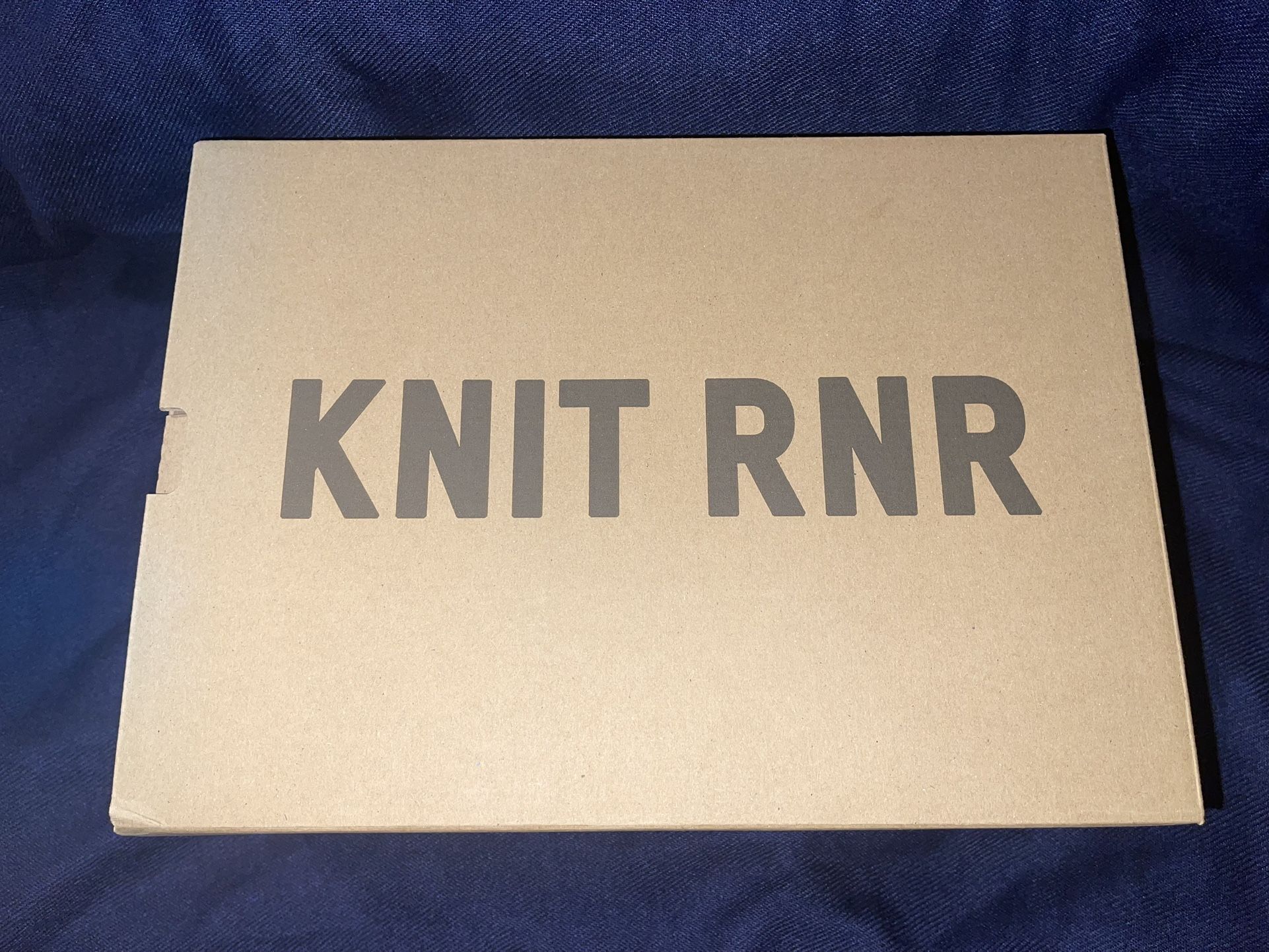YZY KNIT RNR “FADE ONYX” Size 9 1/2***