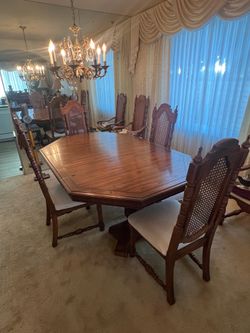 Formal Dine Table w/Chairs
