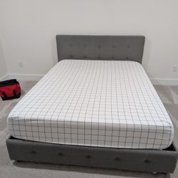 Selling Lightly Used Queen Bedframe