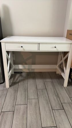 Desk/vanity