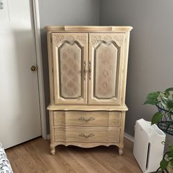 SOLID WOOD DRESSER