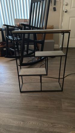 Wall Mountable Shelf