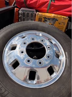2024 GMC Denali 3500 stock rims
