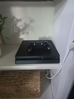 Play Station 4