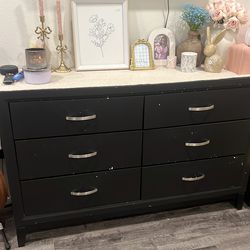 Black 6 drawer dresser depth17xLength 59”xheight 37”