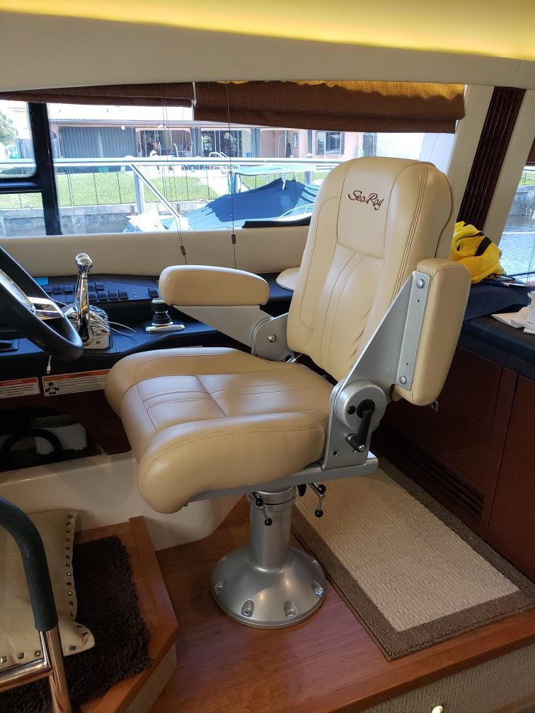 Stidd Luxury Helm Seat / Captain Seat