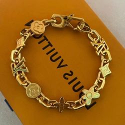 LOUIS VUITTON x Tyler co-branded floral bracelet