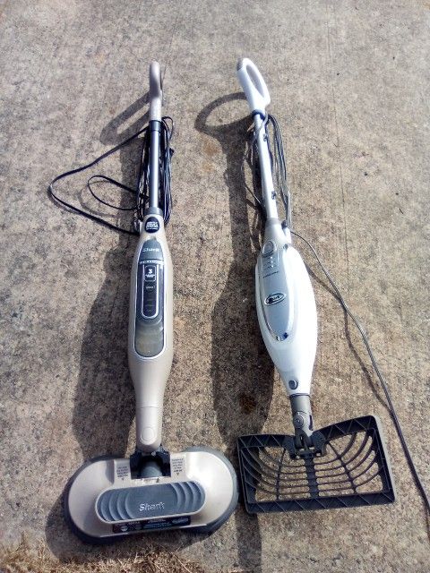 Shark Steam Mop+Shark Scrub Mop 40.00