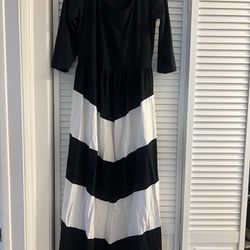 Women’s Black And White Striped Dress Size Large