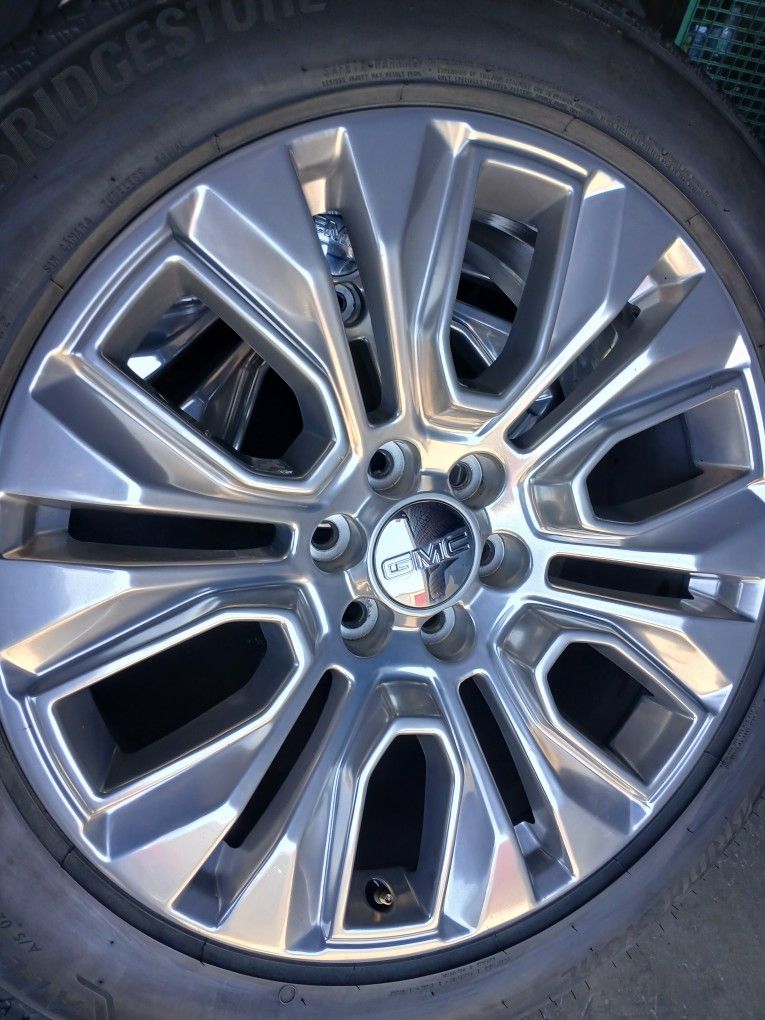 2024 OEM ORIGINAL TAKEOFFS GMC SIERRA DENALI 22 INCH TIRES BRIDGESTONE 99 % DOT 2523 $ 1799
