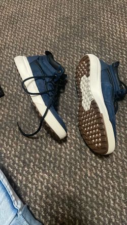 Boot Shoes Vans Size 7.0 Color Dark Blue  in Good Condition