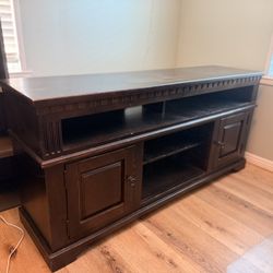 TV Stand / Cabinet