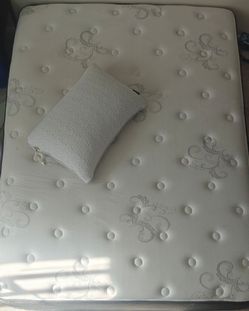 Queen Size Mattress - Moving Sale (Free Pillow Included)