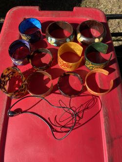 Bracelets 