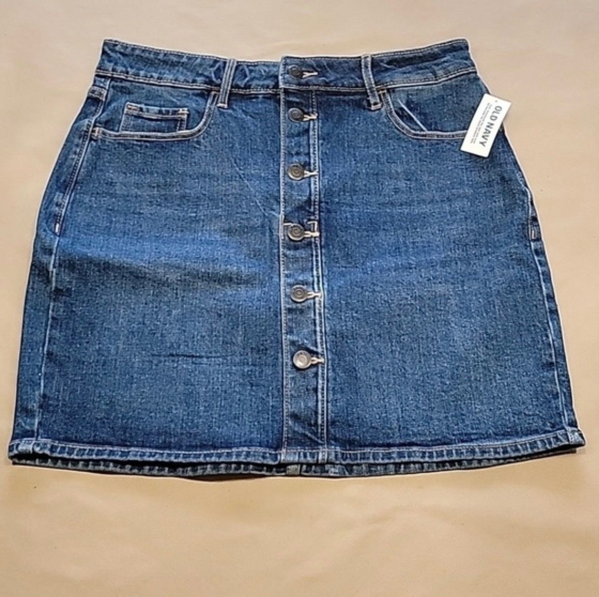 Old Navy Size 6 High-Rise Secret-Slim Pockets Denim Button Front Mini Skirt, NEW