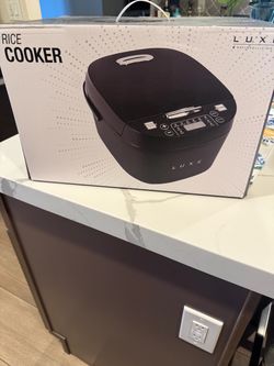 Luxe Rice Cooker in Box NEW
