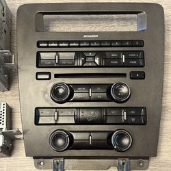 2010-2012 Mustang Stock Radio
