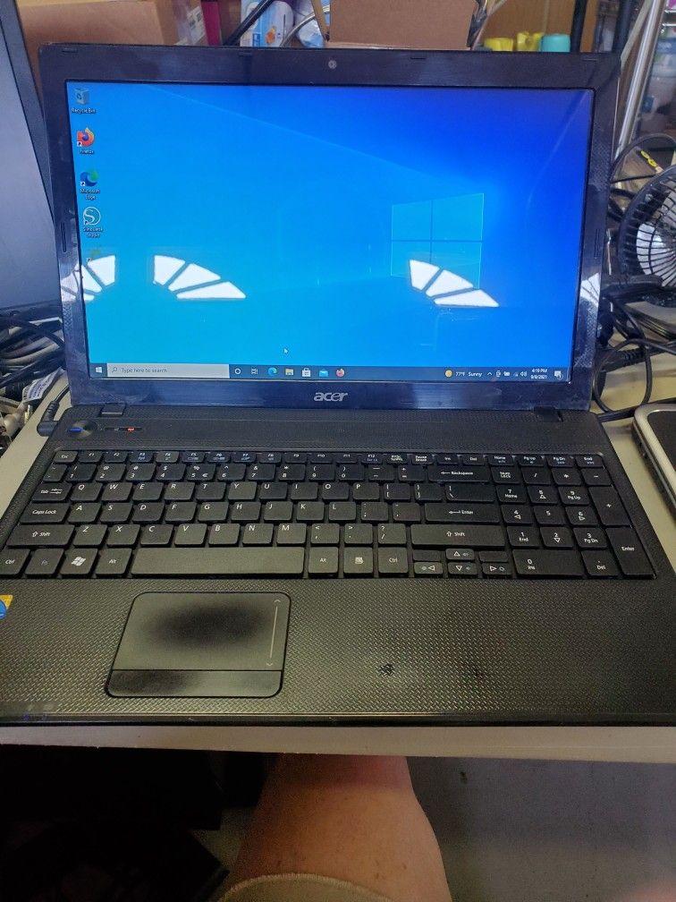 Acer Laptop Model 5742 i5 Processor