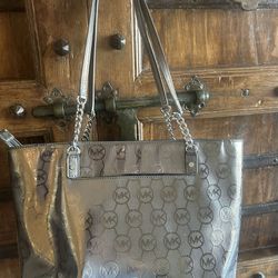 Michael Kors Pewter Metallic East West Tote MAKE AN OFFER TODAY🛍️
