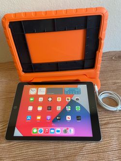 Apple iPad 5th Generation 32GB  with kids protective case & Charger (128gb $150)