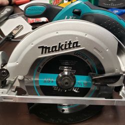 Brand New Makita XSS02Z  6 and a 1/2 inch circular saw