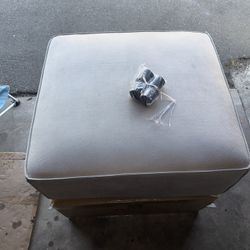 Ottoman Footstool 🦶  👣 REPOSA PIES 👣 🦶 