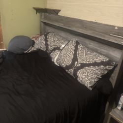 Queen Bed 