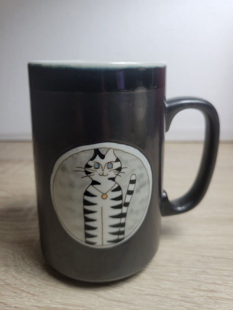 Vintage Cat Mug Gray Mod Cat Striped figure.nearly mint condition. see pics.